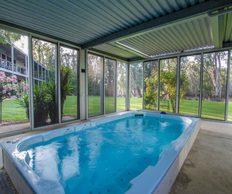 Cape Horn Vineyard Heated Spa Room