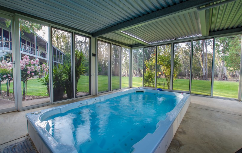 Cape Horn Vineyard Heated Spa Room